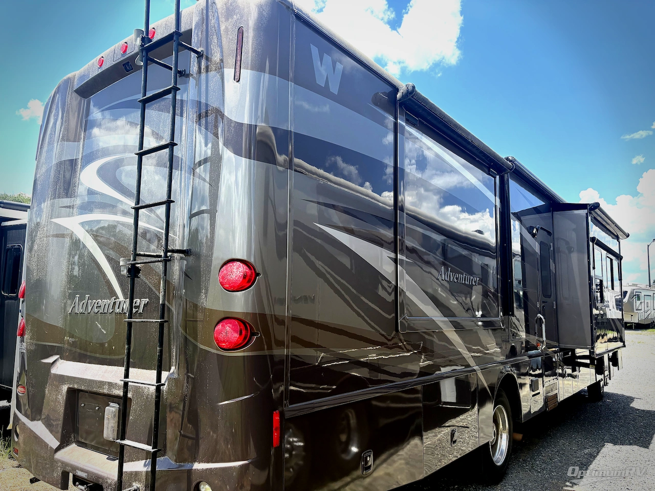 2012 Winnebago Adventurer 37F Photo 2