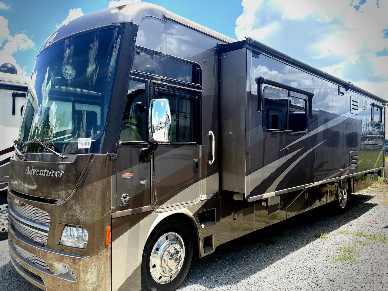 2012 Winnebago Adventurer 37F Photo 4