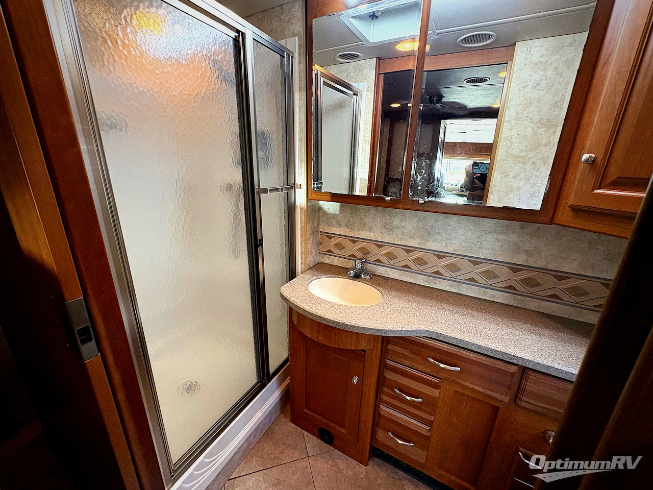 2012 Winnebago Adventurer 37F Photo 18