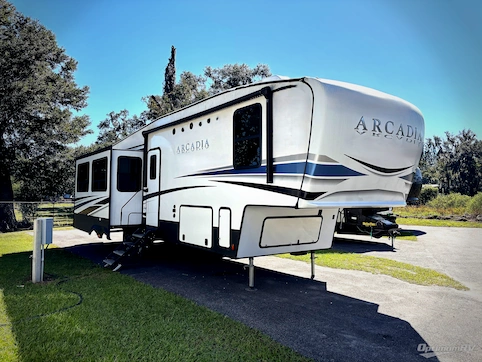 Used 2021 Keystone Arcadia 3660RL Featured Photo