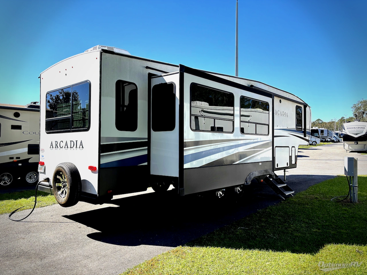 2021 Keystone Arcadia 3660RL Photo 2