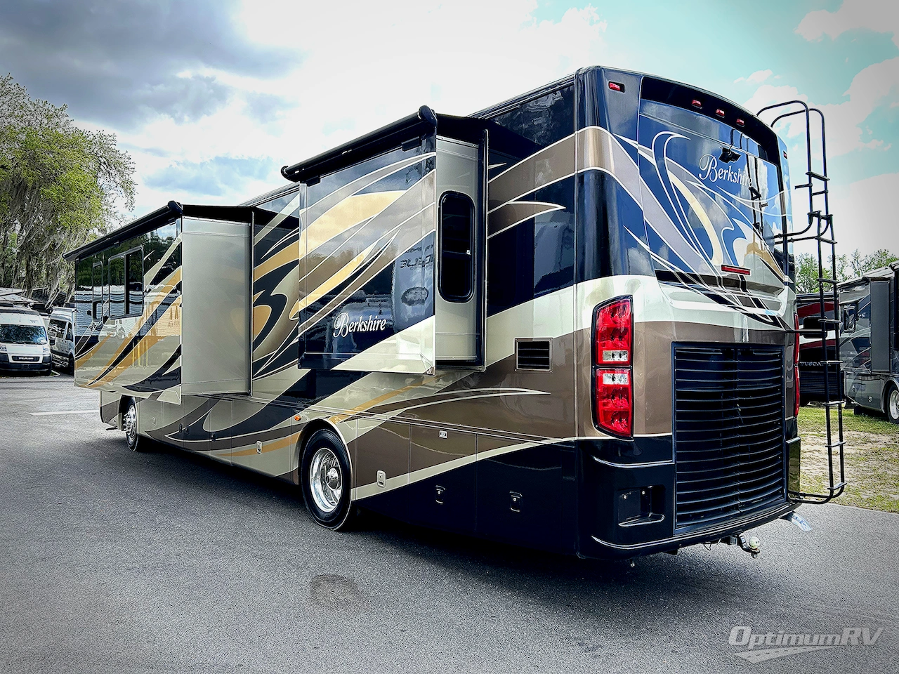 2014 Forest River Berkshire 390FL Photo 3