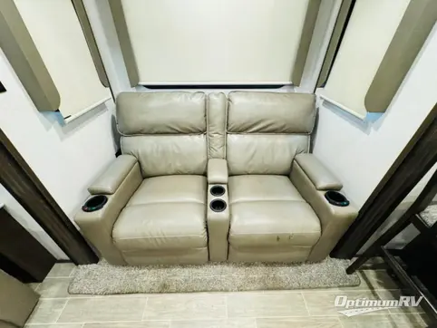 2021 Keystone Avalanche 338GK RV Photo 2