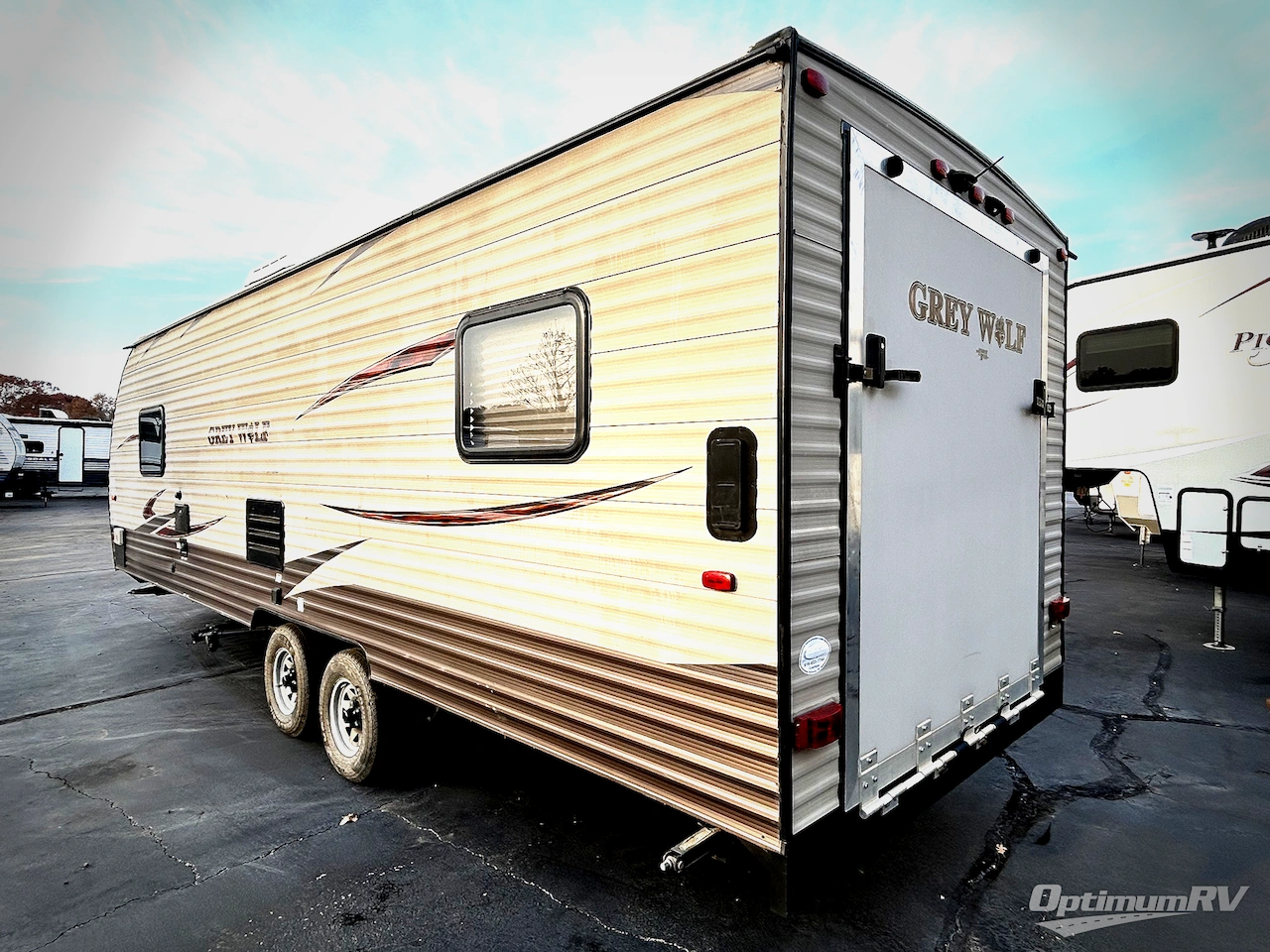 2016 Forest River Cherokee Grey Wolf 22RR Photo 2