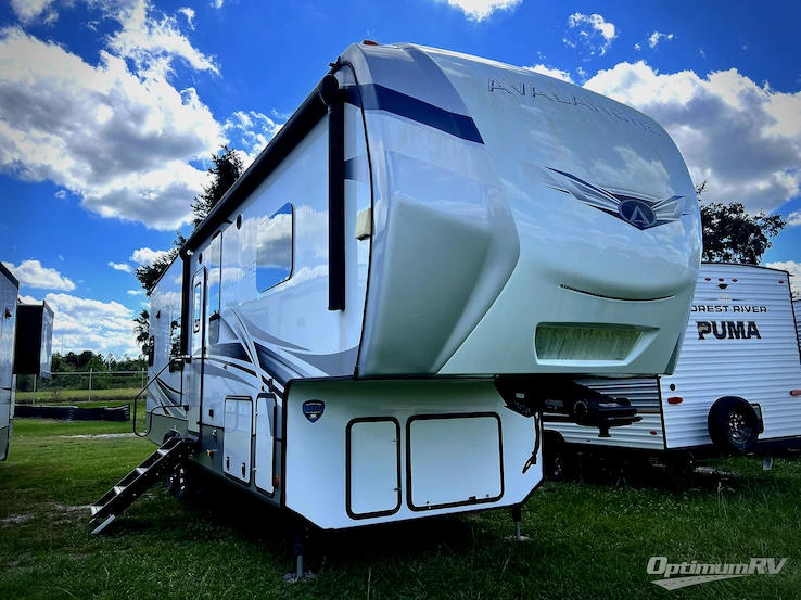 2023 Keystone Avalanche 295RK RV Photo 1