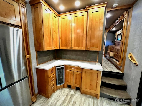 2020 VanLeigh Vilano 370GB RV Photo 2