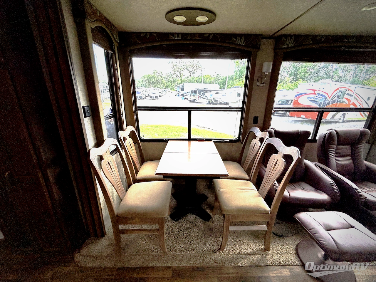 2016 Keystone Avalanche 331RE Photo 15