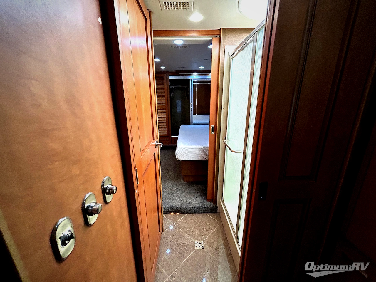 2013 Fleetwood Discovery 36J Photo 15