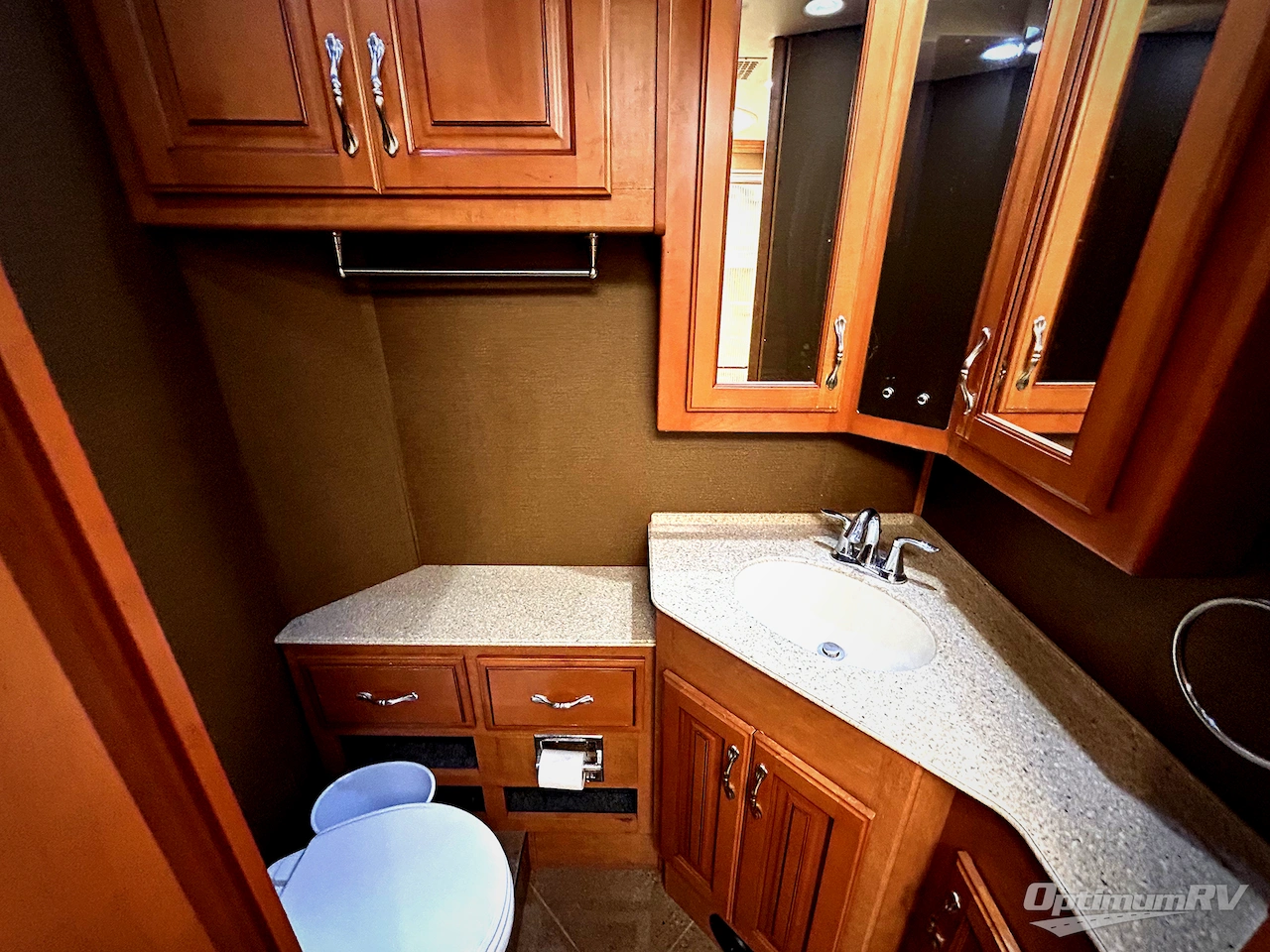2013 Fleetwood Discovery 36J Photo 16