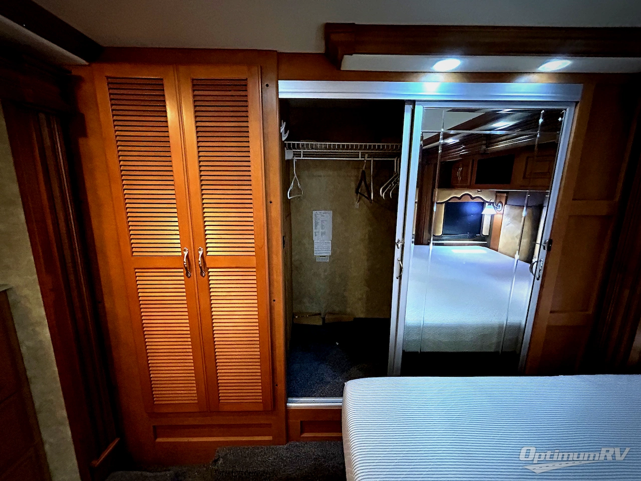 2013 Fleetwood Discovery 36J Photo 21
