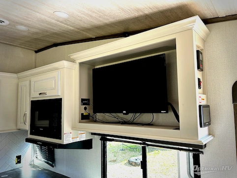 2023 Keystone Cougar Half-Ton 24RDS RV Photo 3