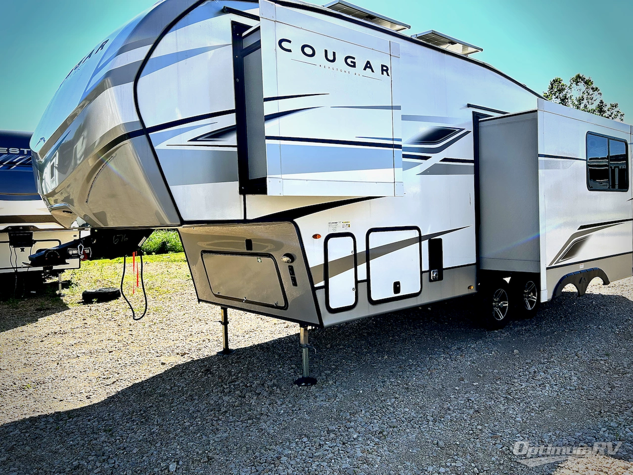 2023 Keystone Cougar Half-Ton 24RDS Photo 2