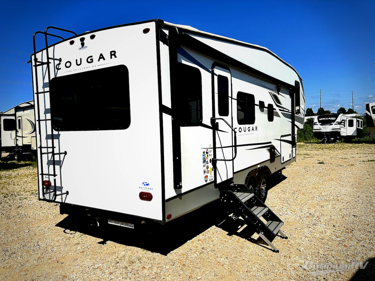 2023 Keystone Cougar Half-Ton 24RDS Photo 4