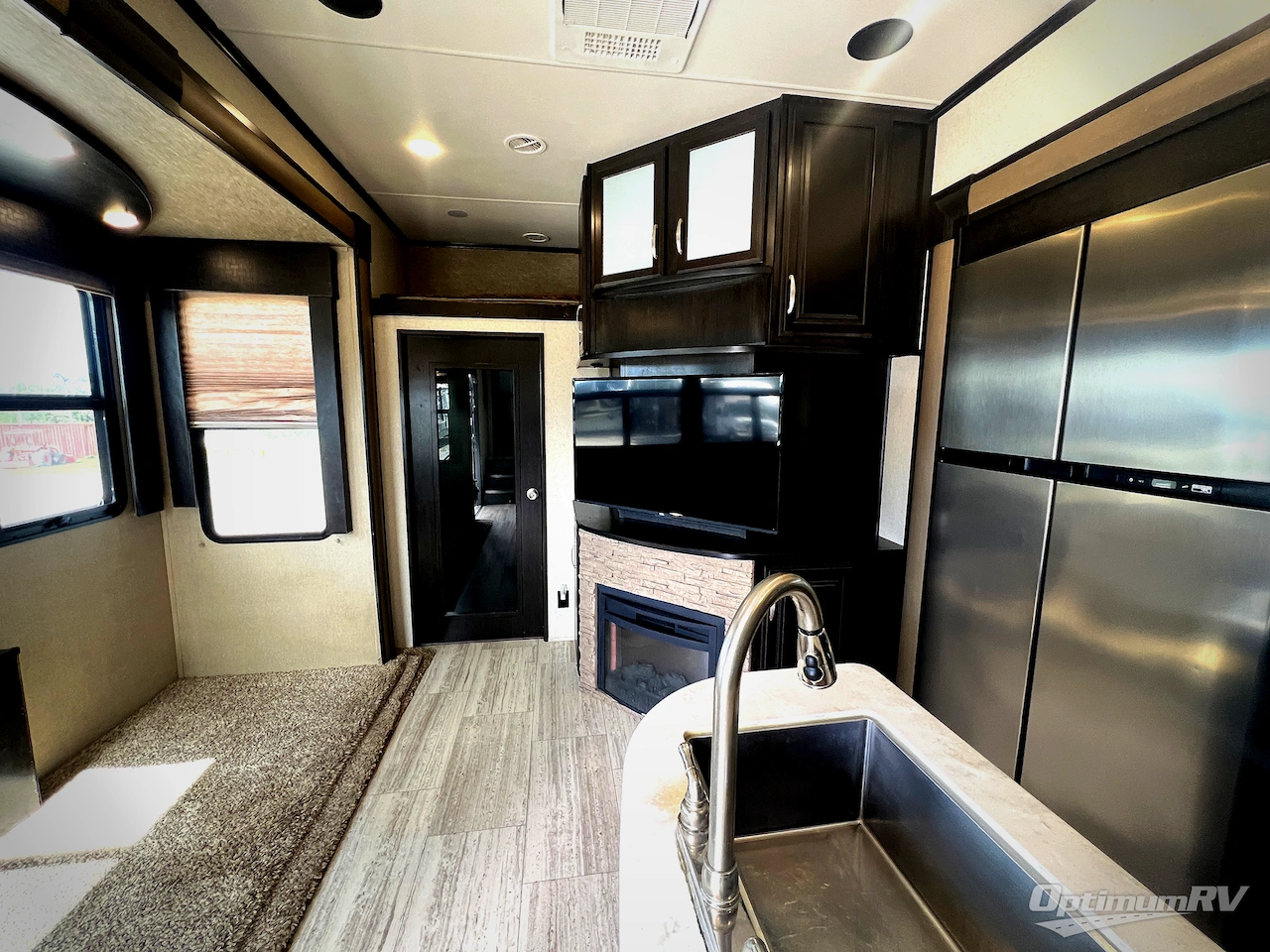 2016 Grand Design Momentum M-Class 350M Photo 4