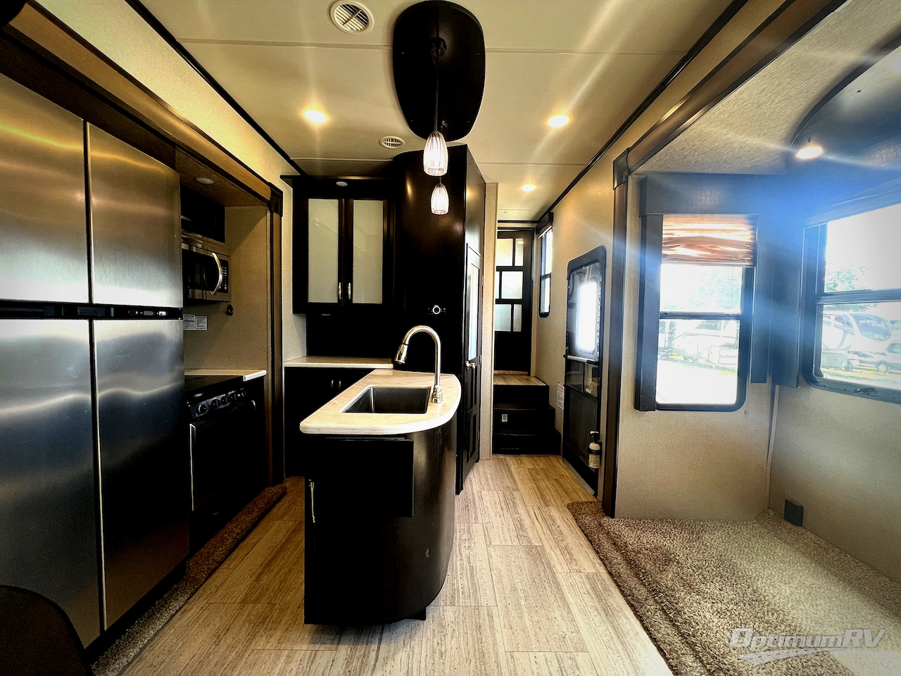 2016 Grand Design Momentum M-Class 350M Photo 5