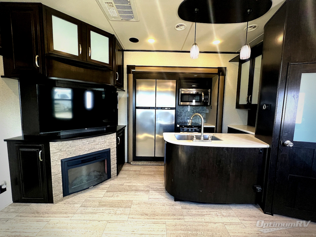 2016 Grand Design Momentum M-Class 350M Photo 7