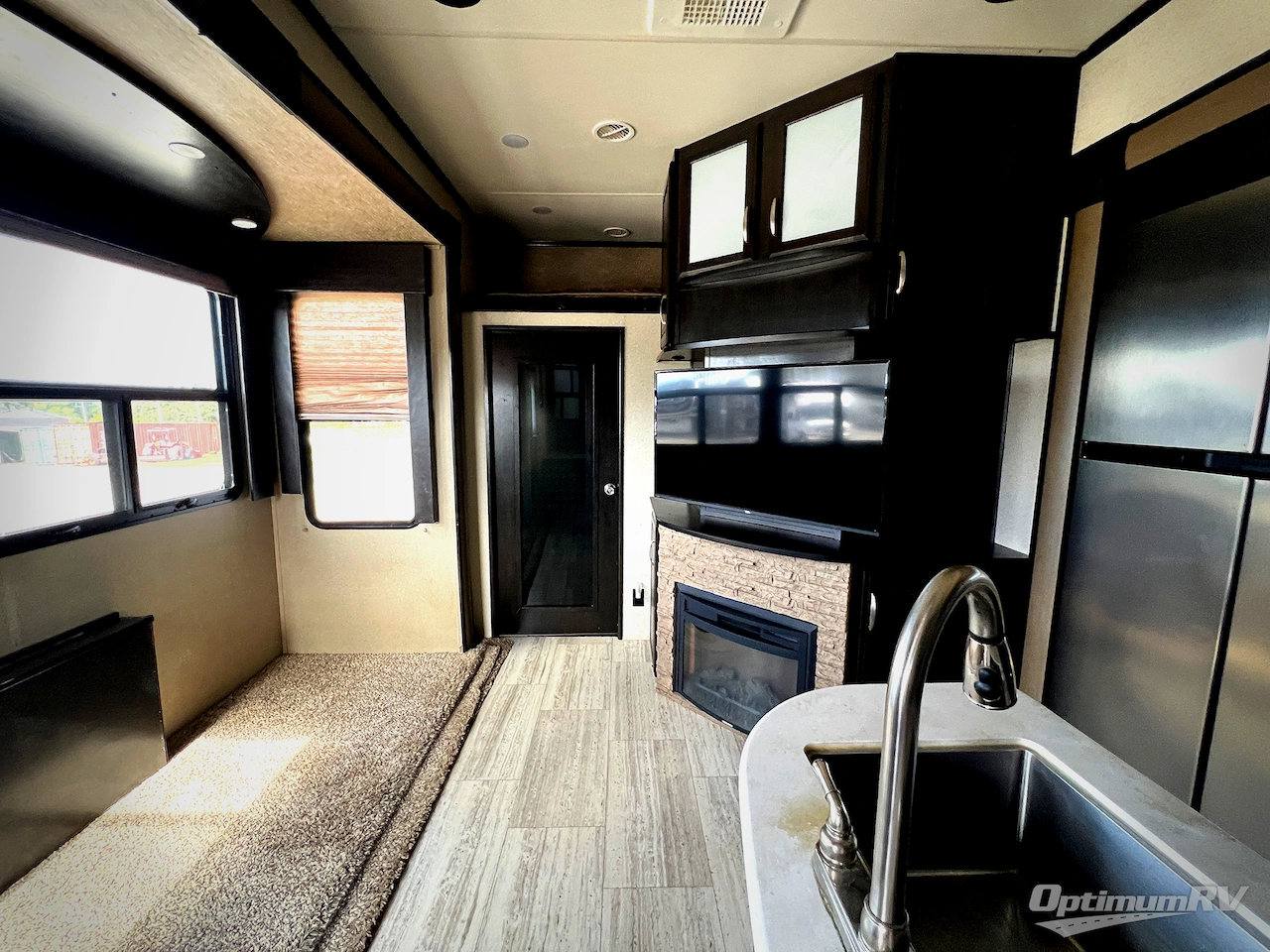 2016 Grand Design Momentum M-Class 350M Photo 23