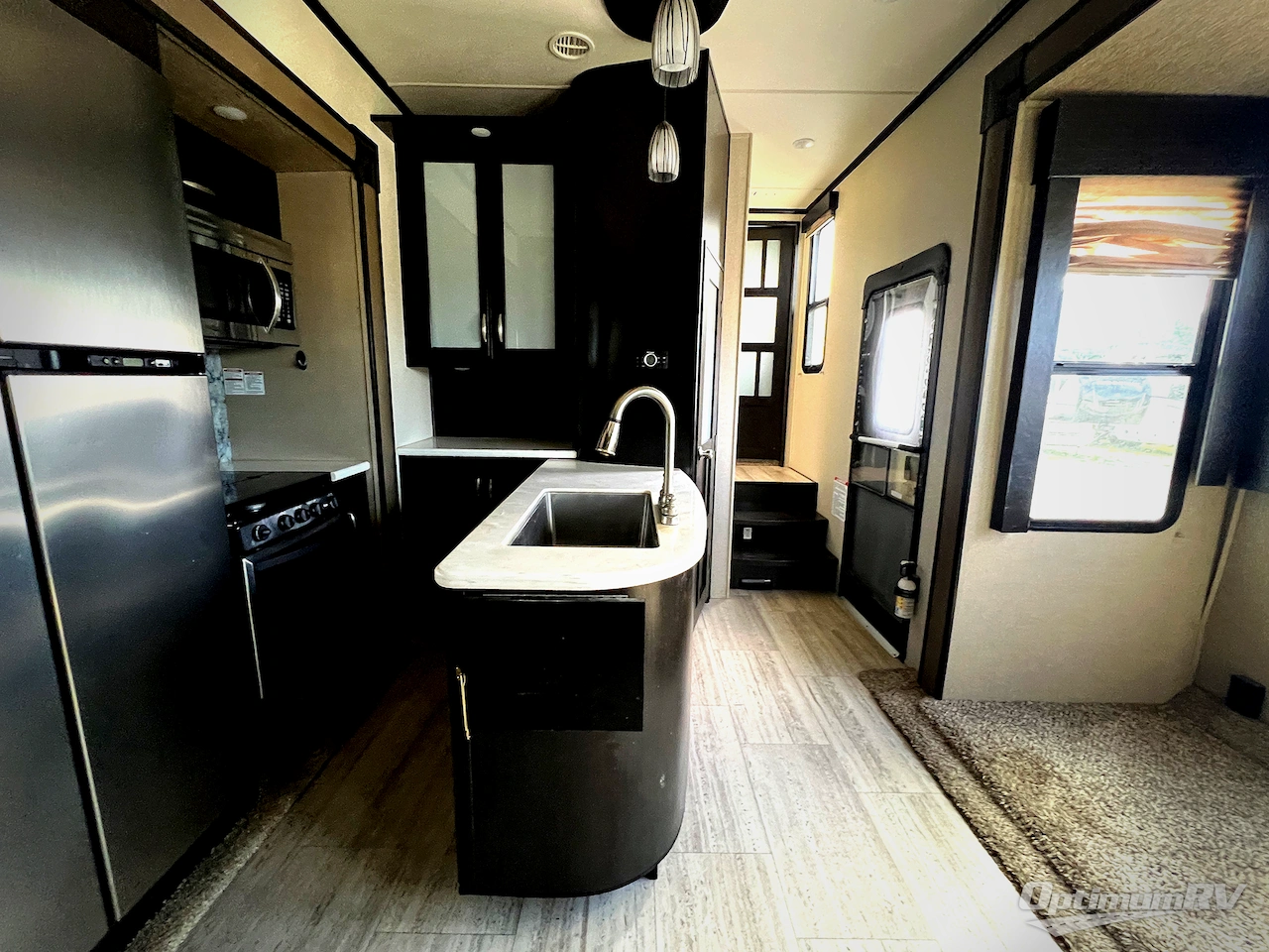 2016 Grand Design Momentum M-Class 350M Photo 24