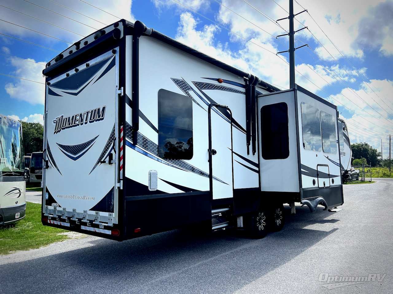 2016 Grand Design Momentum M-Class 350M Photo 3