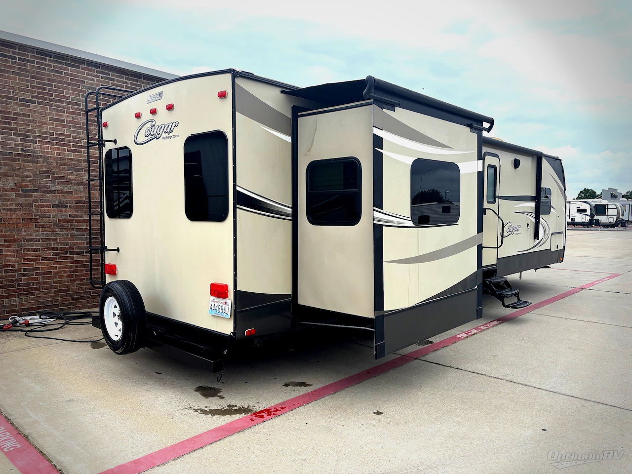 2017 Keystone Cougar Half-Ton Series 32RESWE Photo 2