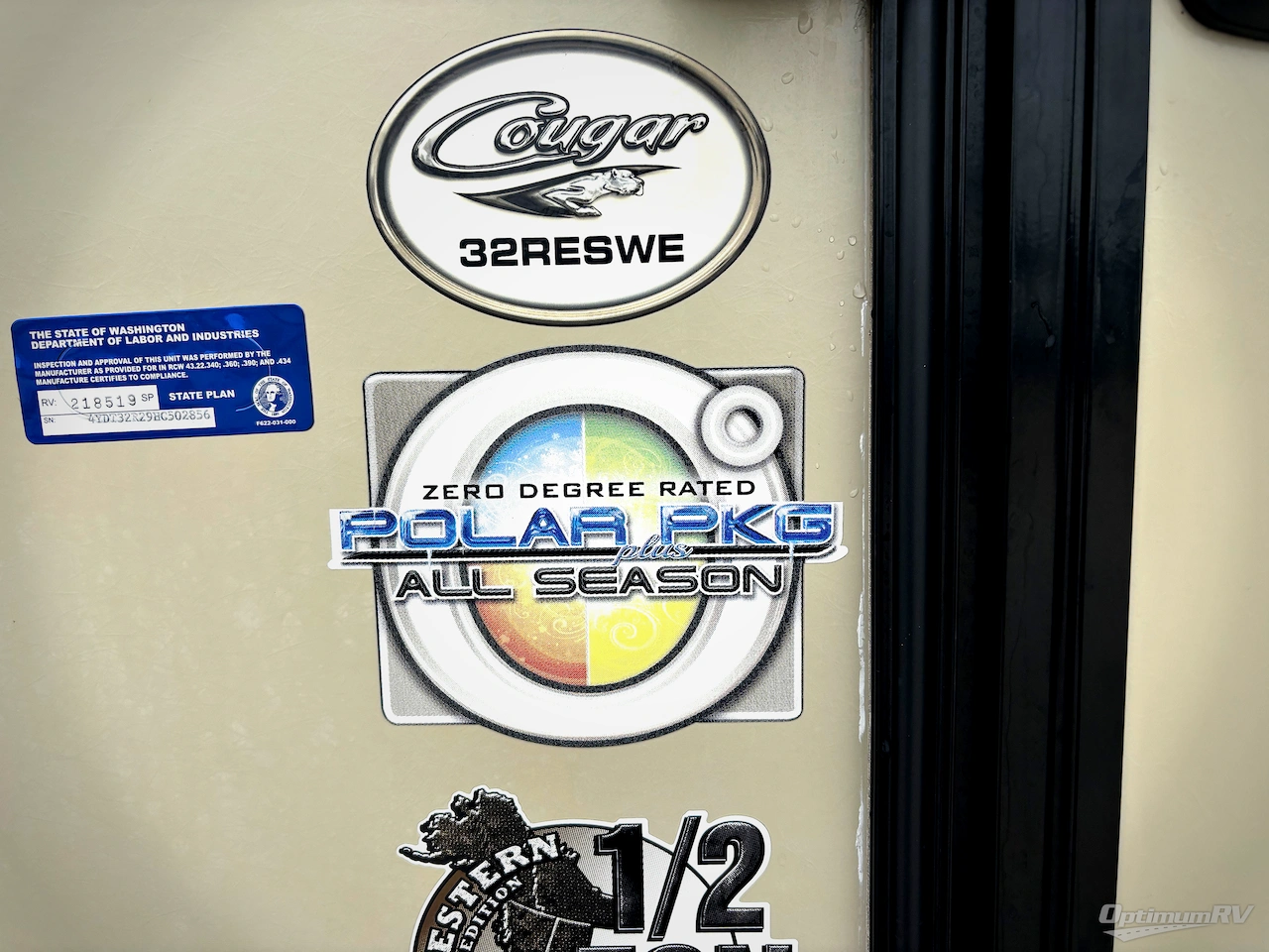 2017 Keystone Cougar Half-Ton Series 32RESWE Photo 4