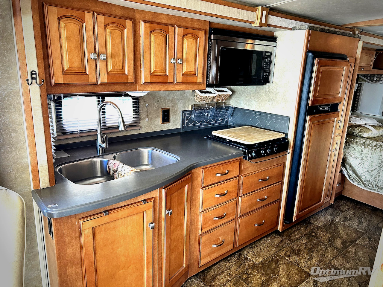 2013 Winnebago Sightseer 30A Photo 10