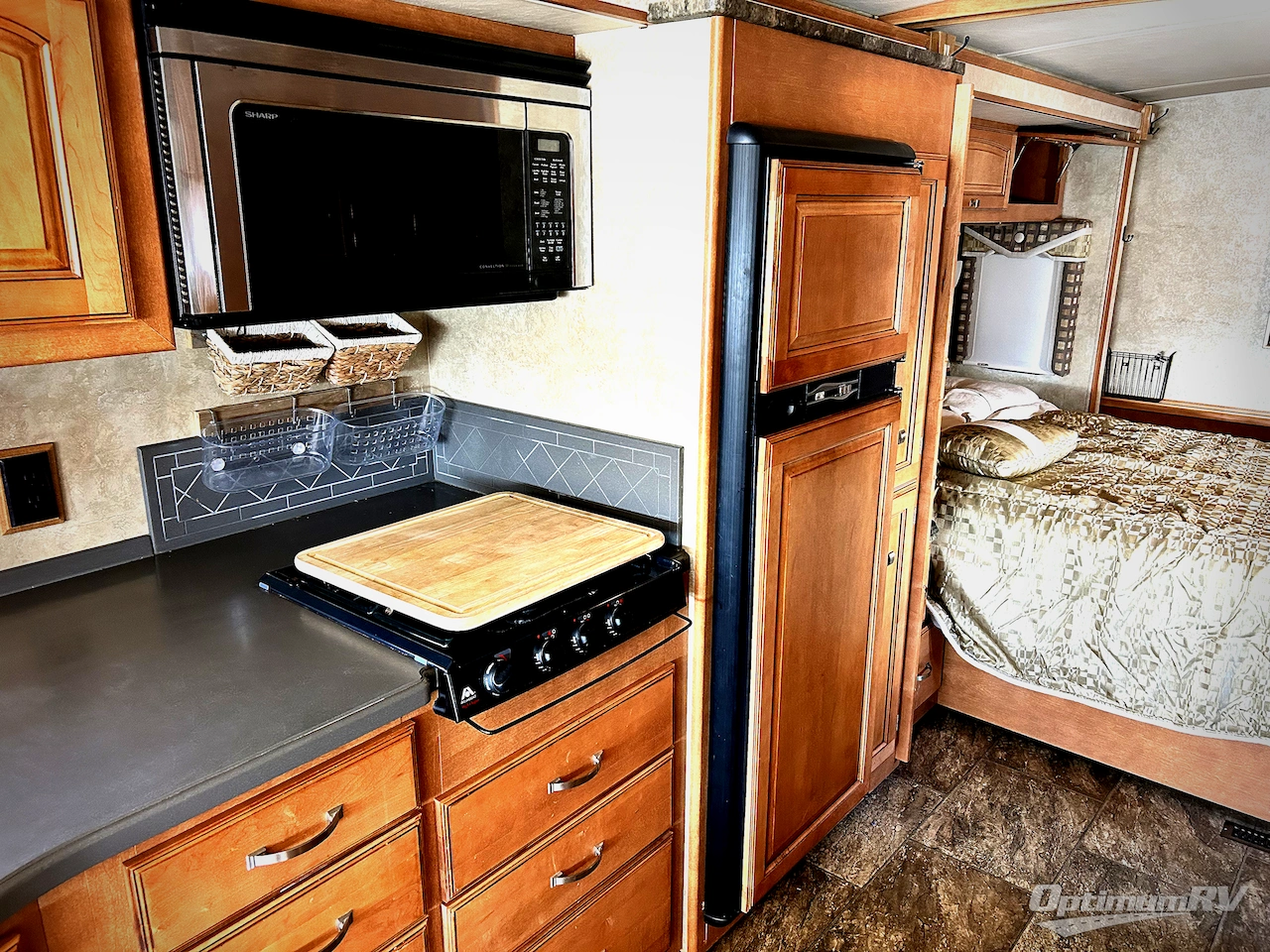 2013 Winnebago Sightseer 30A Photo 11