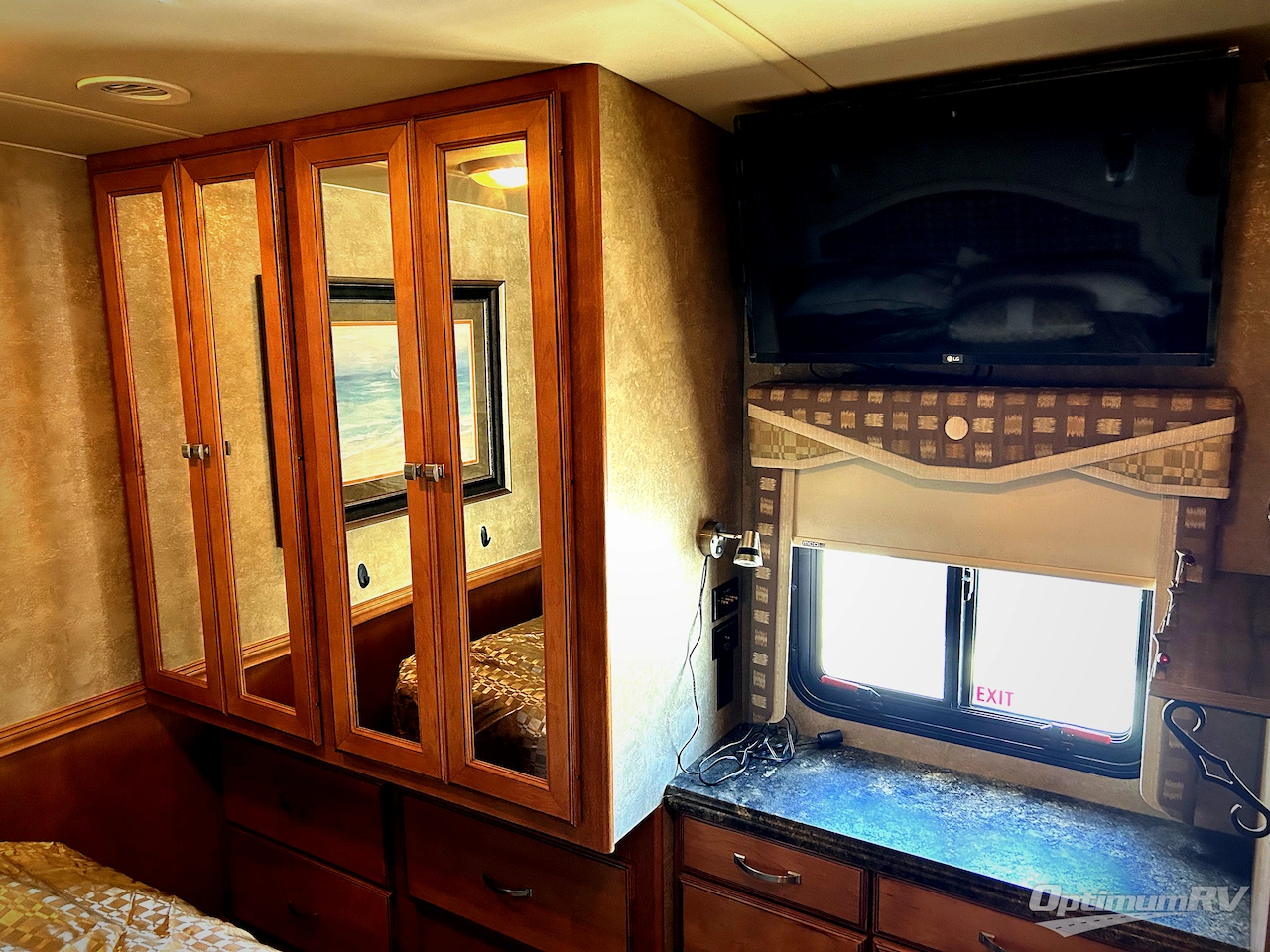 2013 Winnebago Sightseer 30A Photo 13