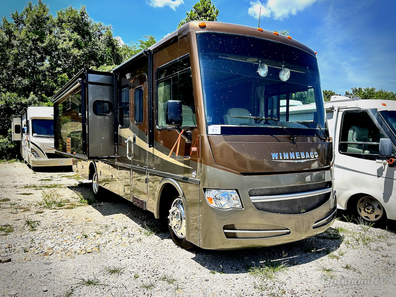 2013 Winnebago Sightseer 30A Photo 1