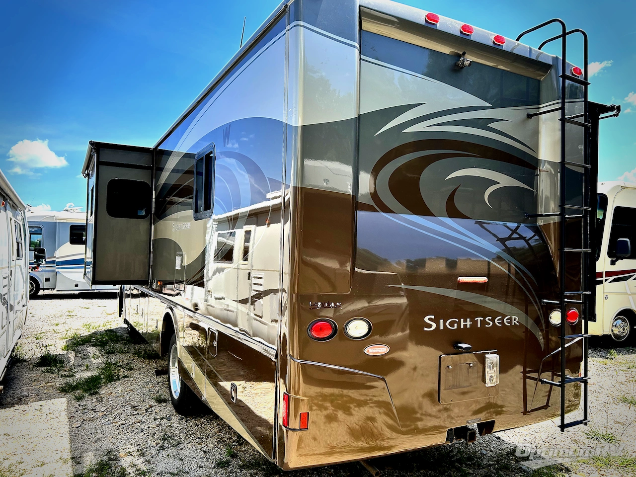 2013 Winnebago Sightseer 30A Photo 4