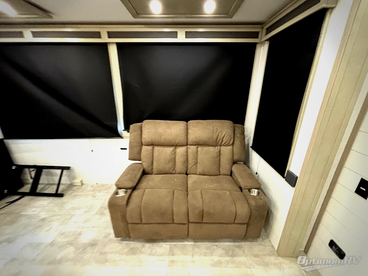 2025 Grand Design Solitude 391DL Photo 16