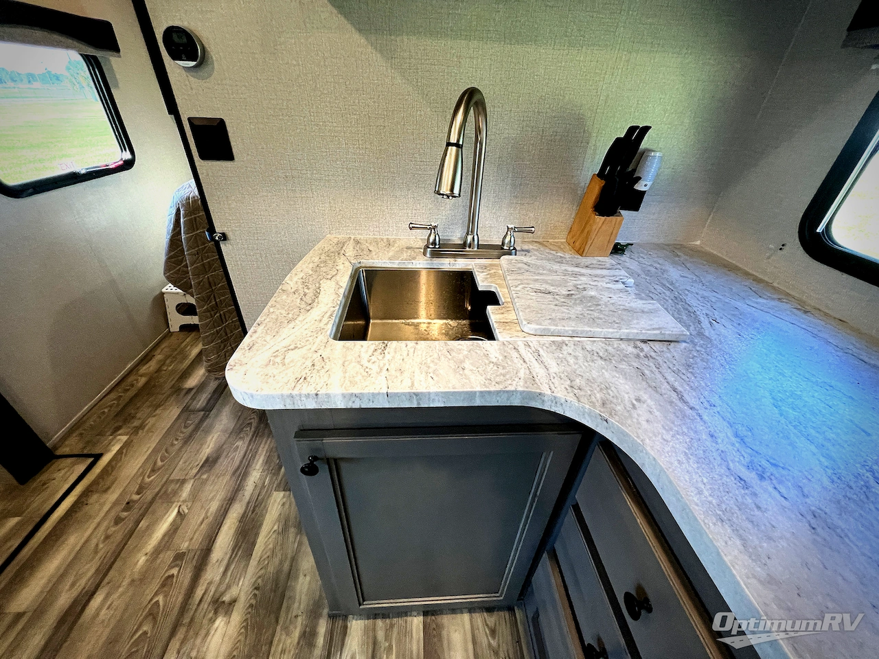 2022 Highland Ridge Mesa Ridge S-Lite ML241BH Photo 9