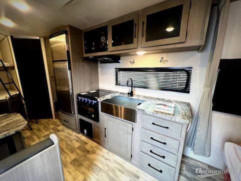 2022 Dutchmen Kodiak Ultra-Lite 227BH RV Photo 2
