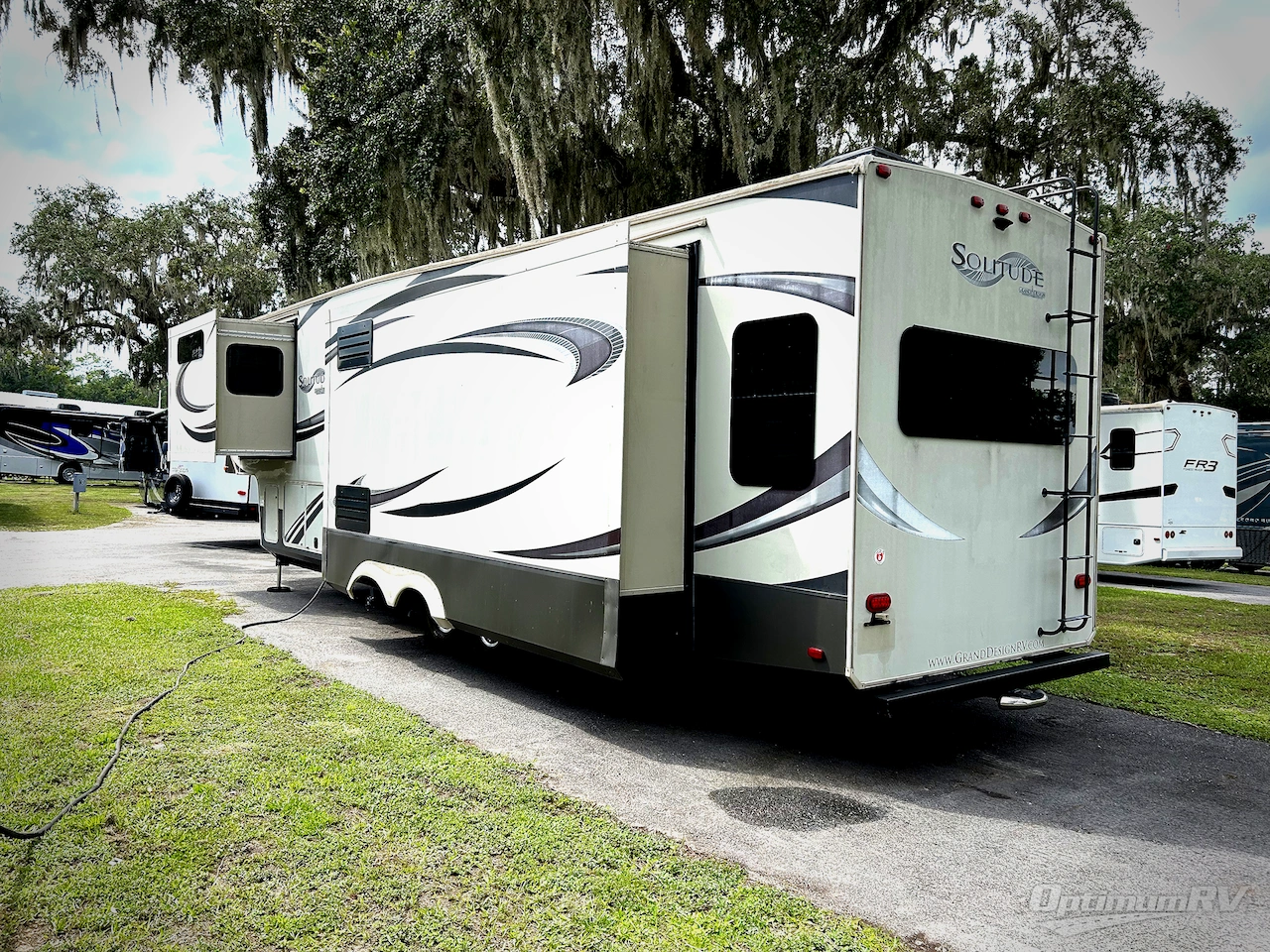 2015 Grand Design Solitude 369RL Photo 3