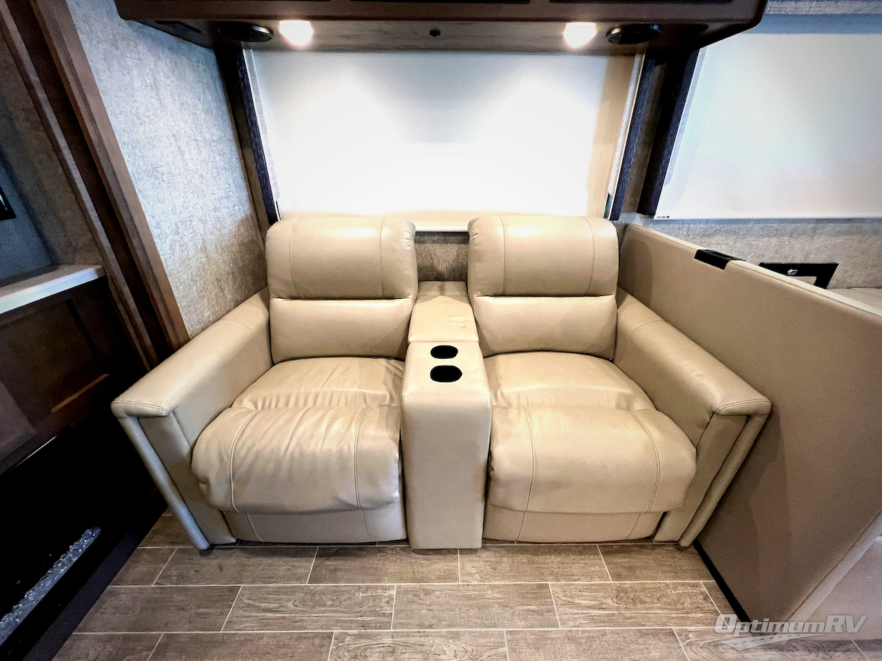 2022 Thor Miramar 37.1 Photo 19