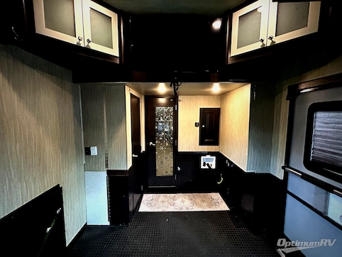 2018 Heartland Road Warrior 427 RV Photo 4