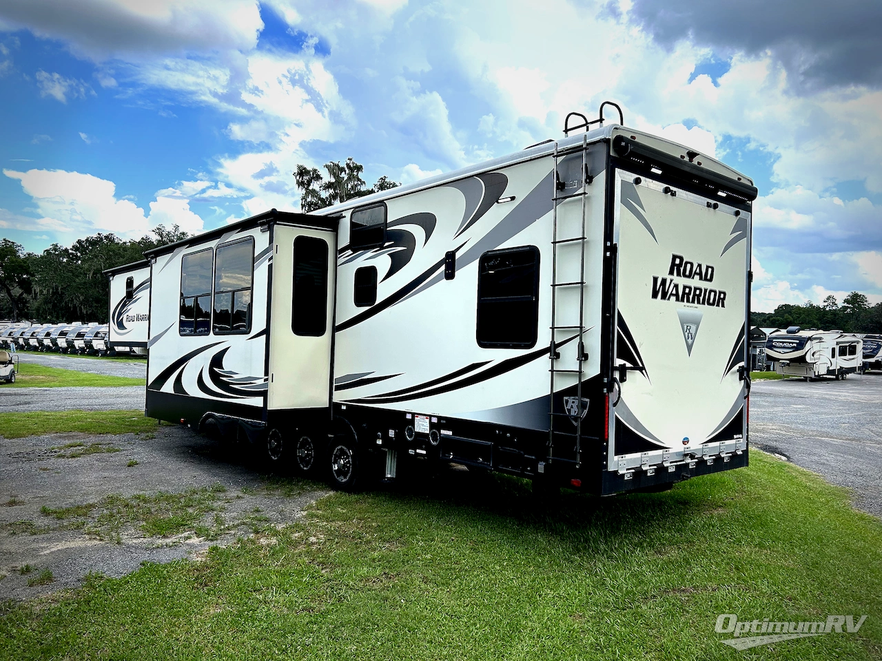 2018 Heartland Road Warrior 427 Photo 3
