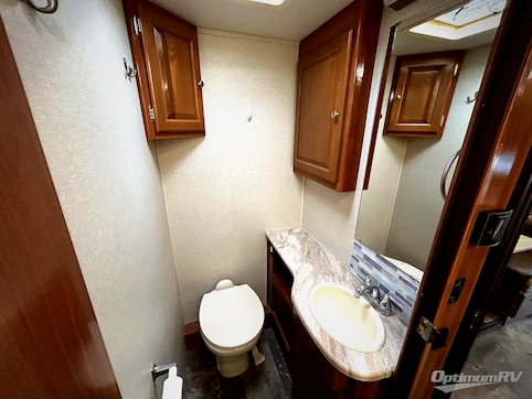 2019 Coachmen Leprechaun 319MB Ford 450 RV Photo 4
