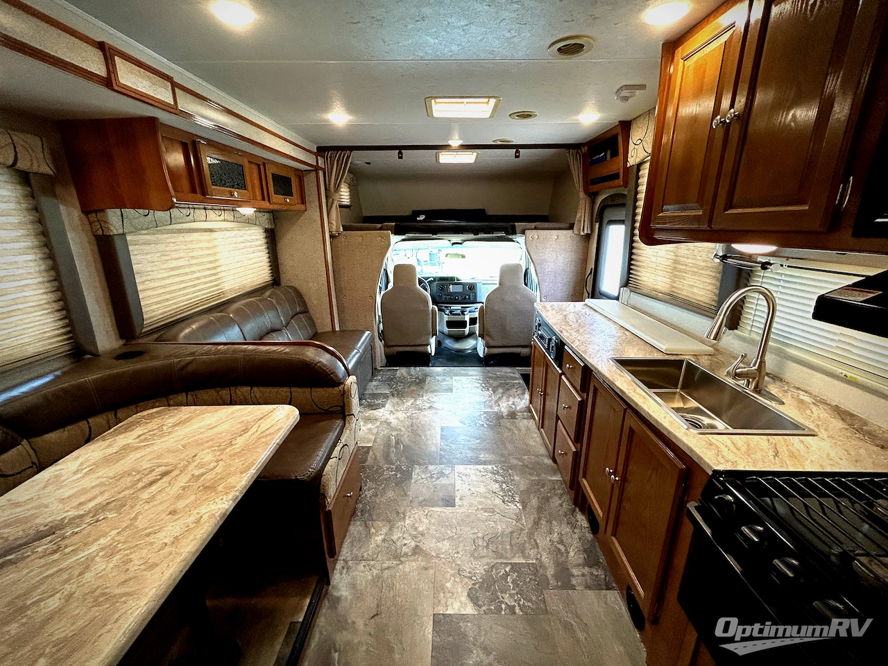 2019 Coachmen Leprechaun 319MB Ford 450 Photo 4
