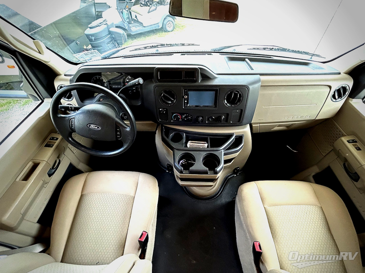 2019 Coachmen Leprechaun 319MB Ford 450 Photo 9