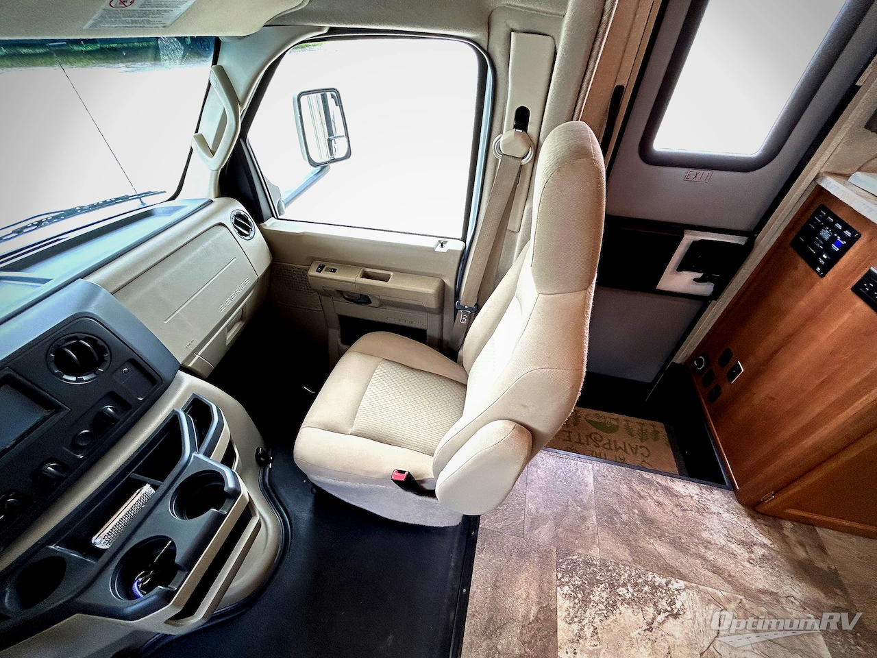 2019 Coachmen Leprechaun 319MB Ford 450 Photo 10