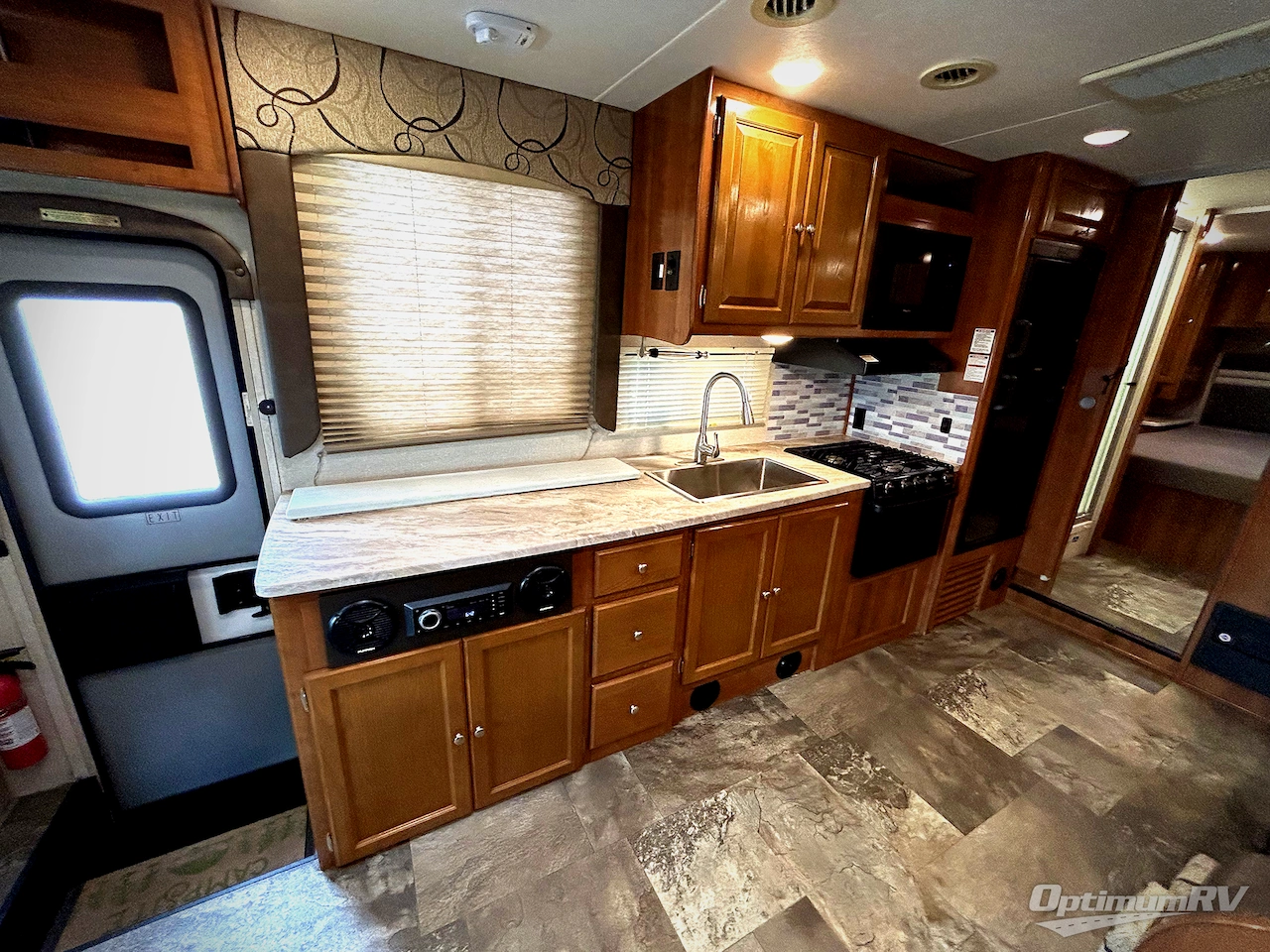 2019 Coachmen Leprechaun 319MB Ford 450 Photo 11