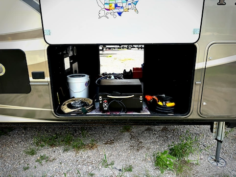 2017 Keystone Montana 3921 FB RV Photo 4
