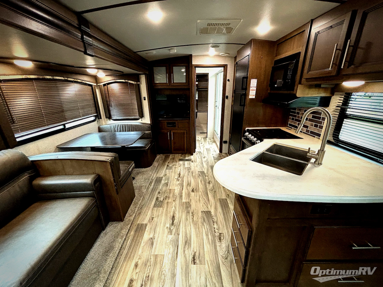 2020 Keystone Cougar Half-Ton 29RLD Photo 5