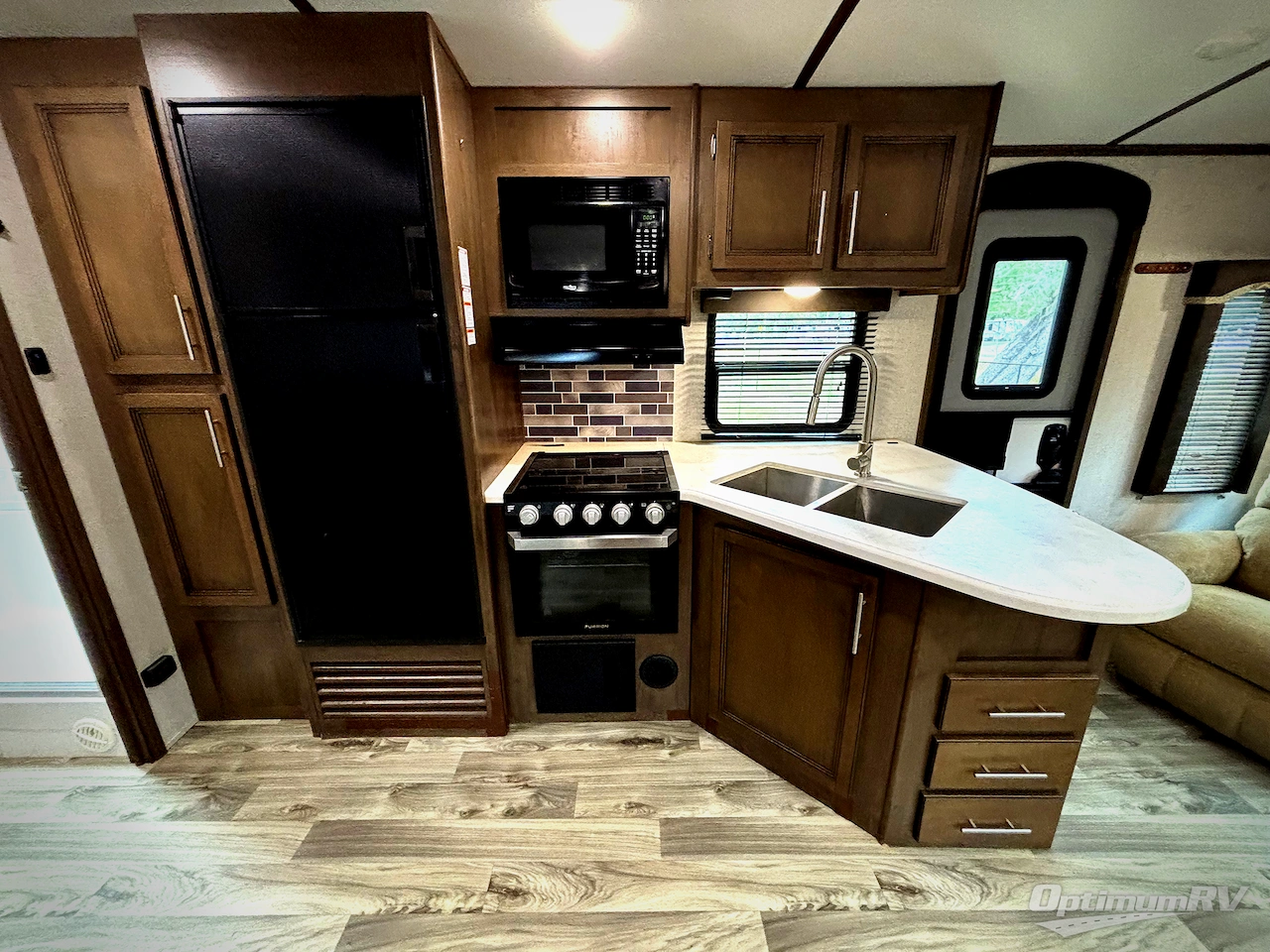 2020 Keystone Cougar Half-Ton 29RLD Photo 6