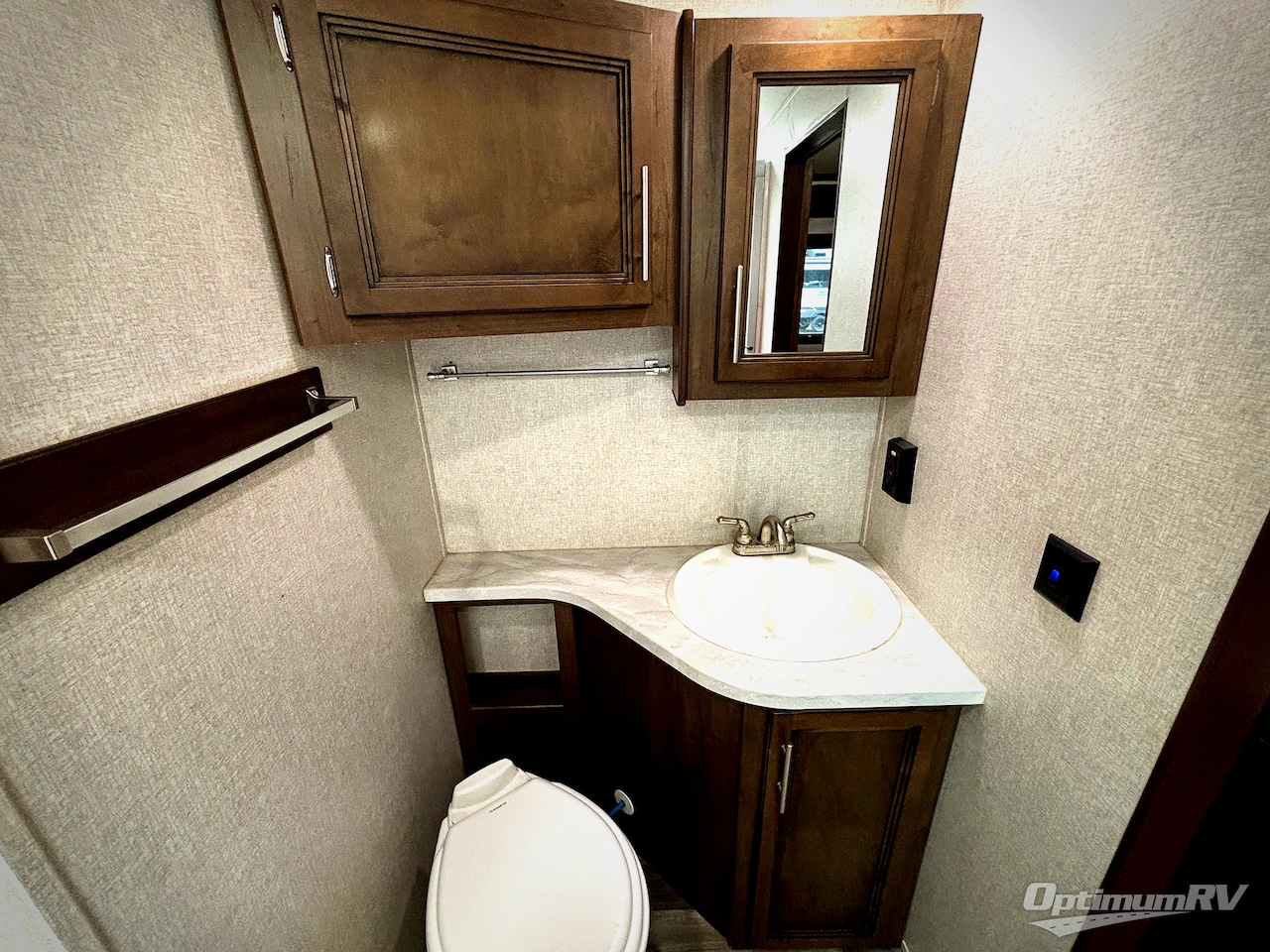 2020 Keystone Cougar Half-Ton 29RLD Photo 13