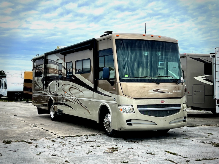 2012 Winnebago Sightseer 33C RV Photo 1