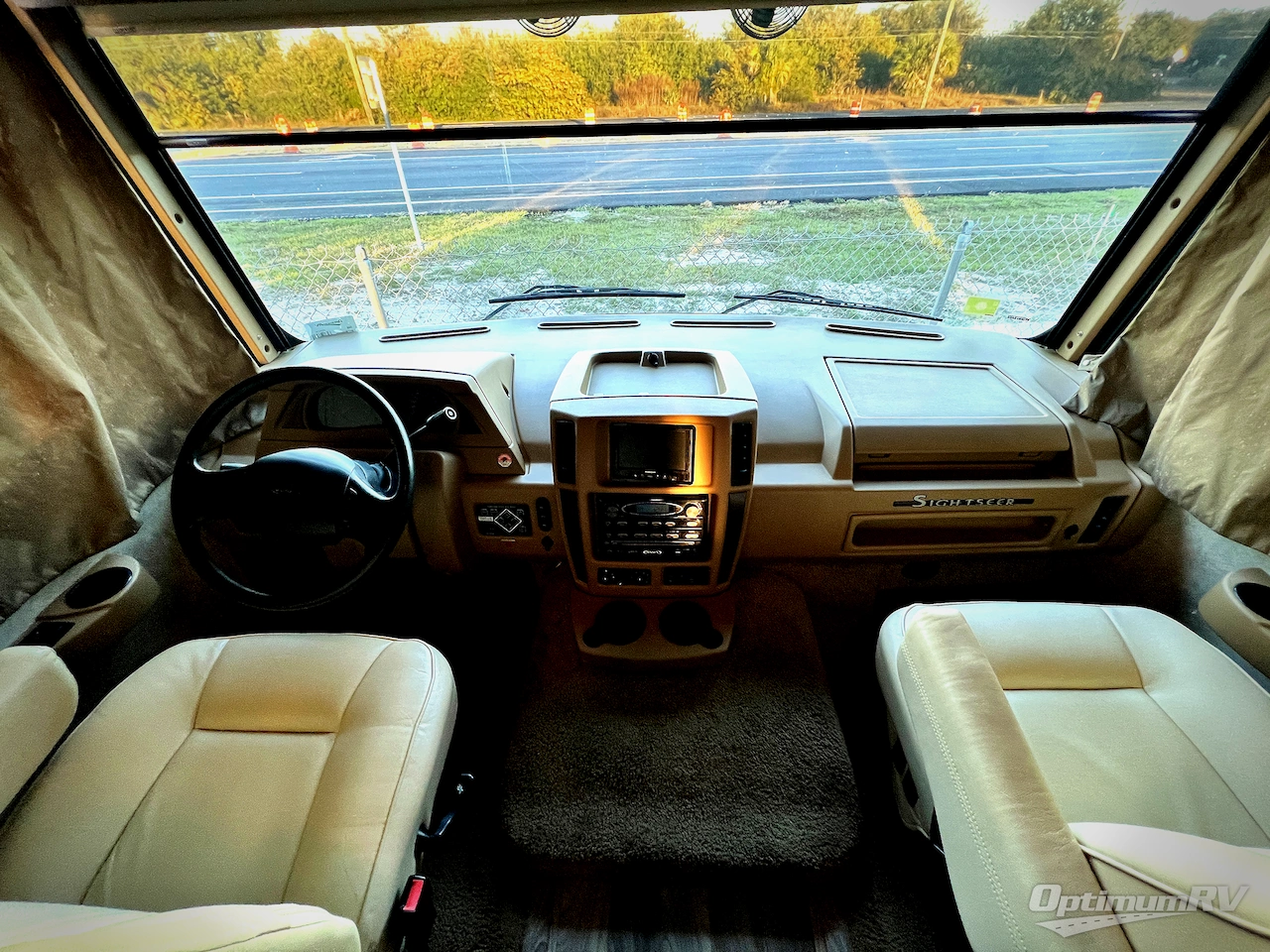 2012 Winnebago Sightseer 33C Photo 7