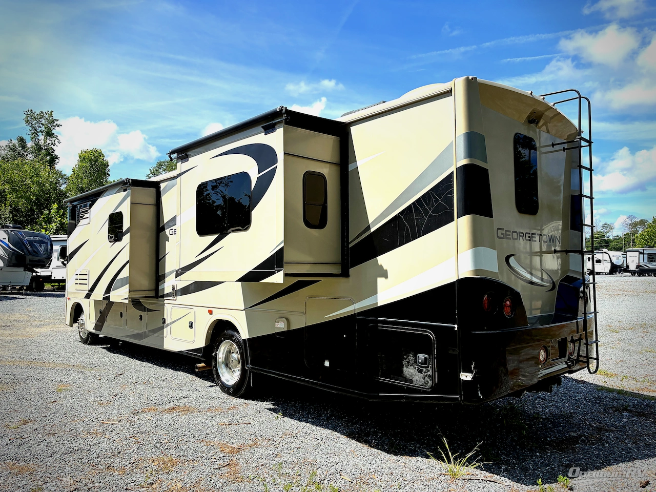 2019 Forest River Georgetown 5 Series 34H5 Photo 3