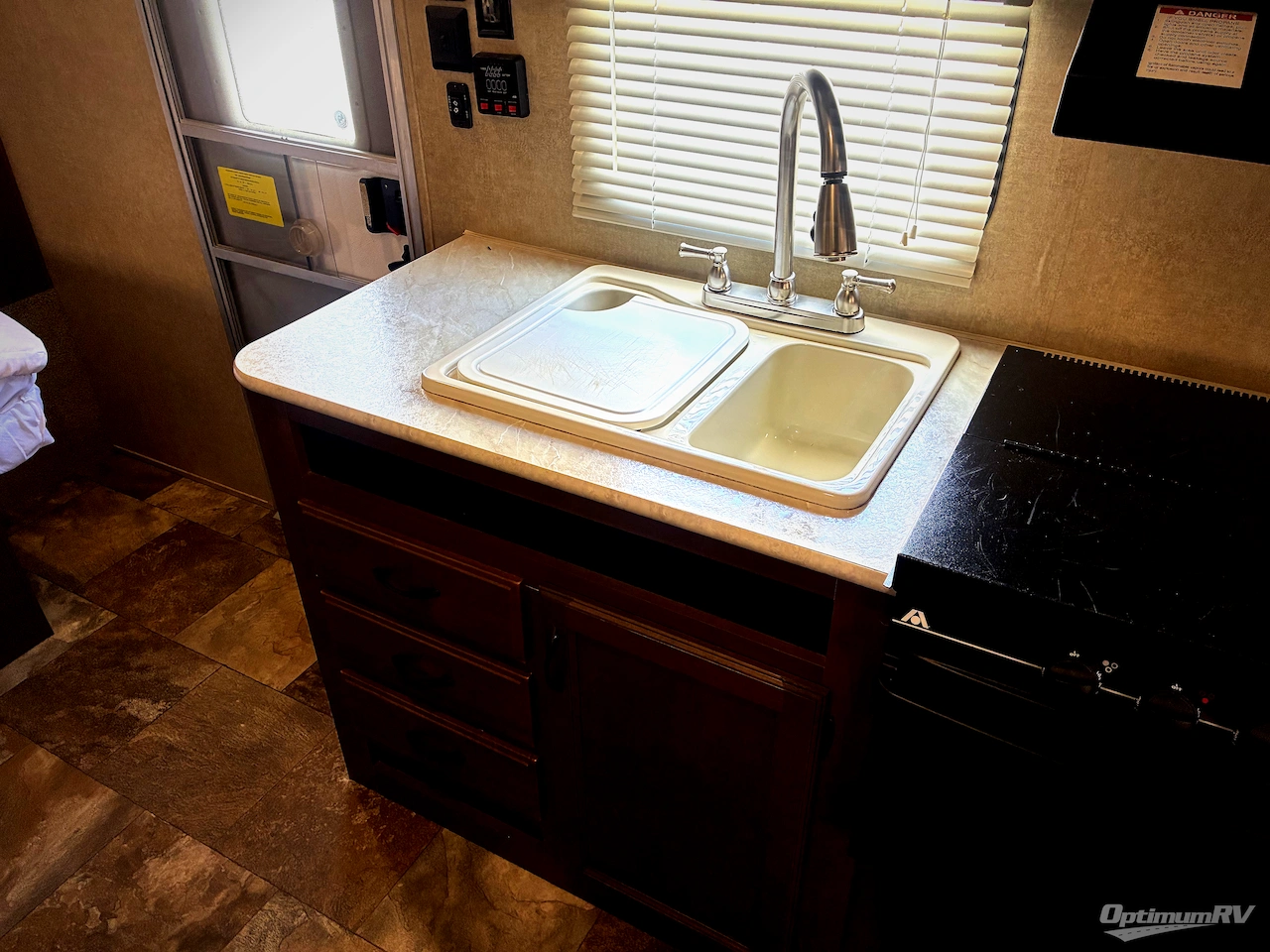 2014 Jayco Jay Flight Swift 198RD Photo 9
